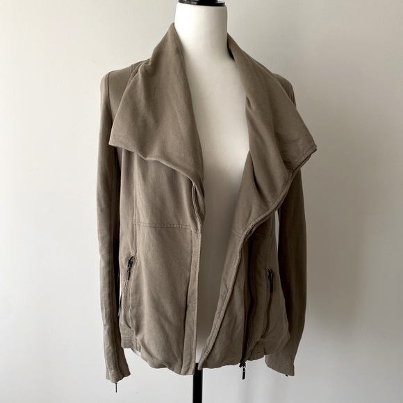 KENSIE | Asymmetrical Zip-Up Jacket - Picture 2 of 10